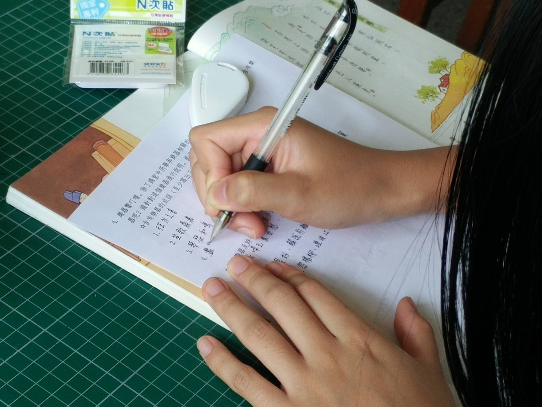 成語意涵和典故的同時，除了增廣文學知識，更能於未來轉化至自身的作文中